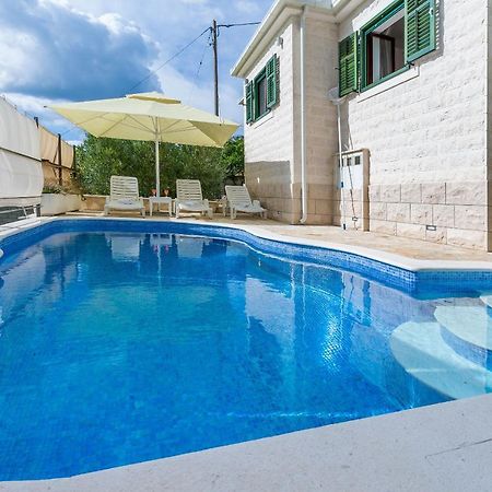 Villa Holiday Home Zvecanje Kültér fotó