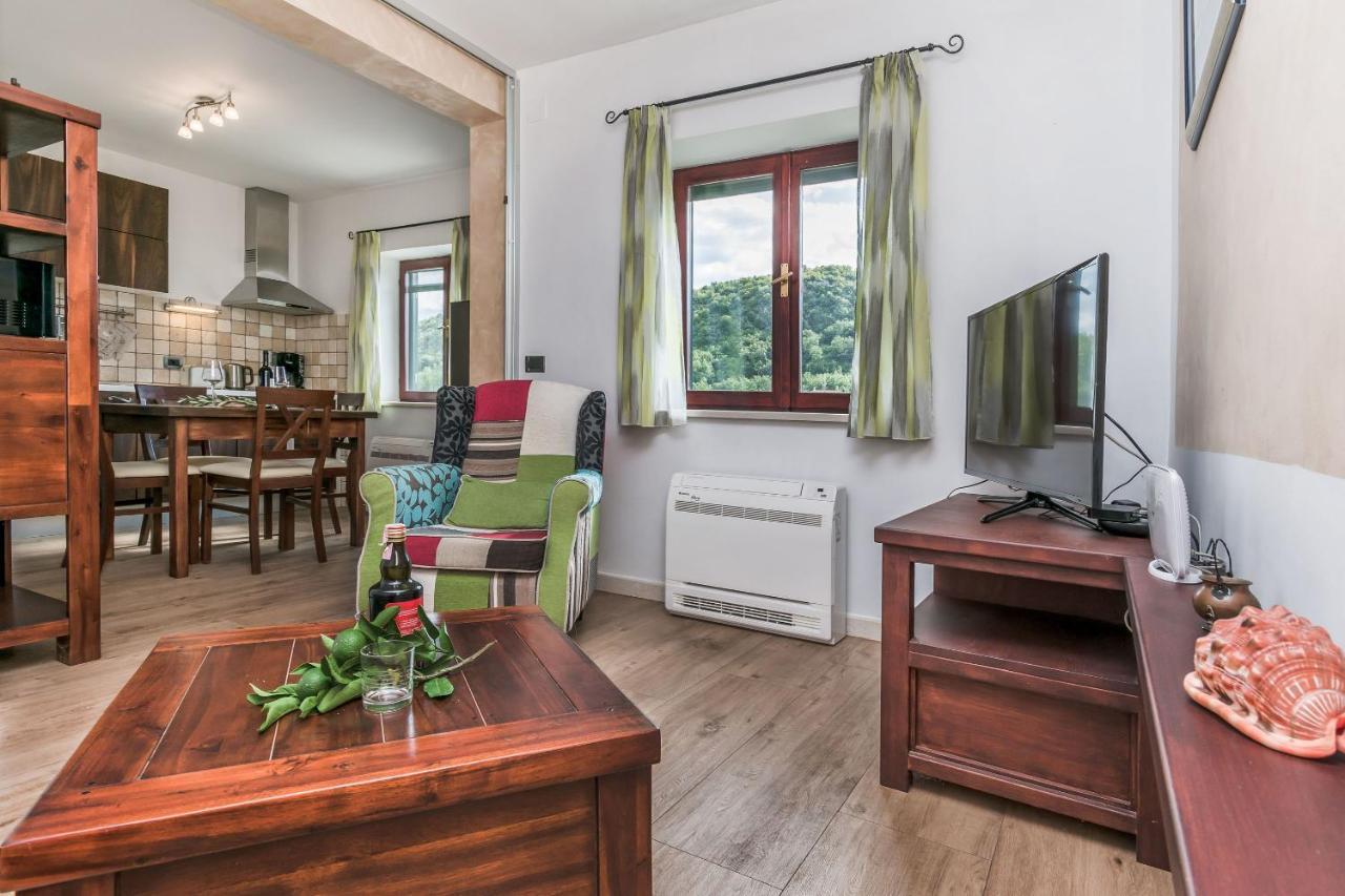 Villa Holiday Home Zvecanje Kültér fotó