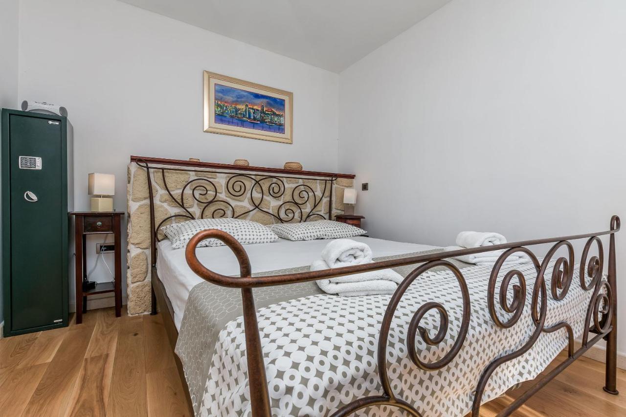 Villa Holiday Home Zvecanje Kültér fotó