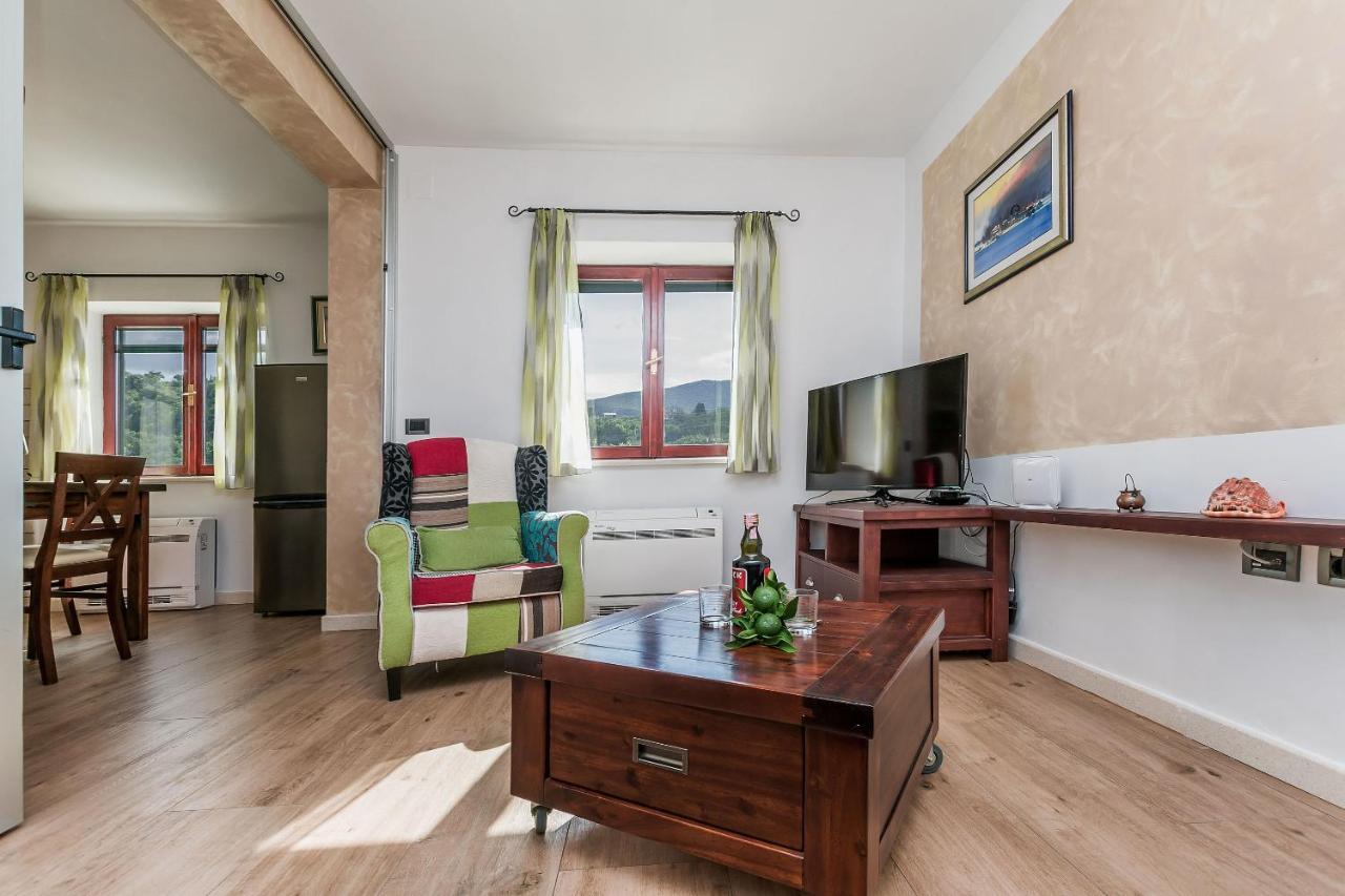 Villa Holiday Home Zvecanje Kültér fotó