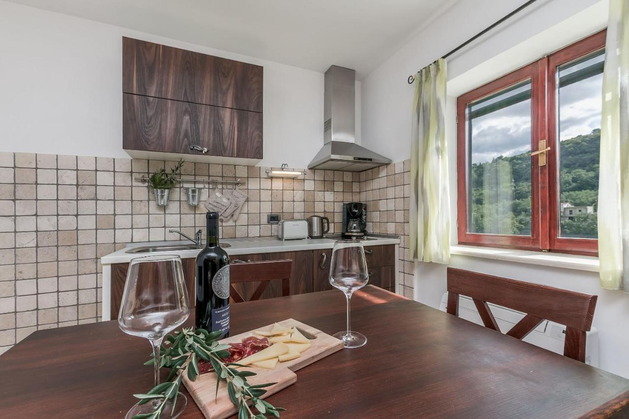 Villa Holiday Home Zvecanje Kültér fotó