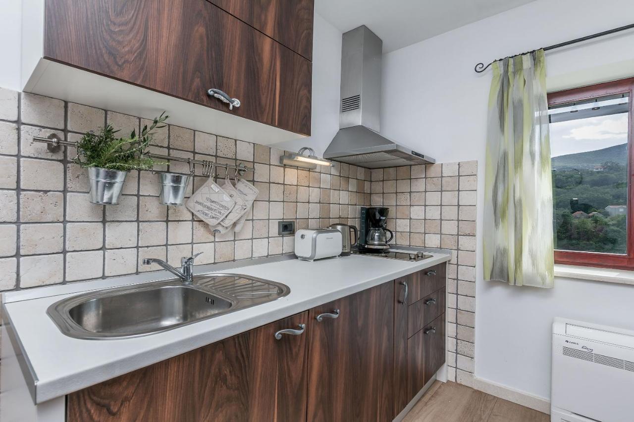 Villa Holiday Home Zvecanje Kültér fotó