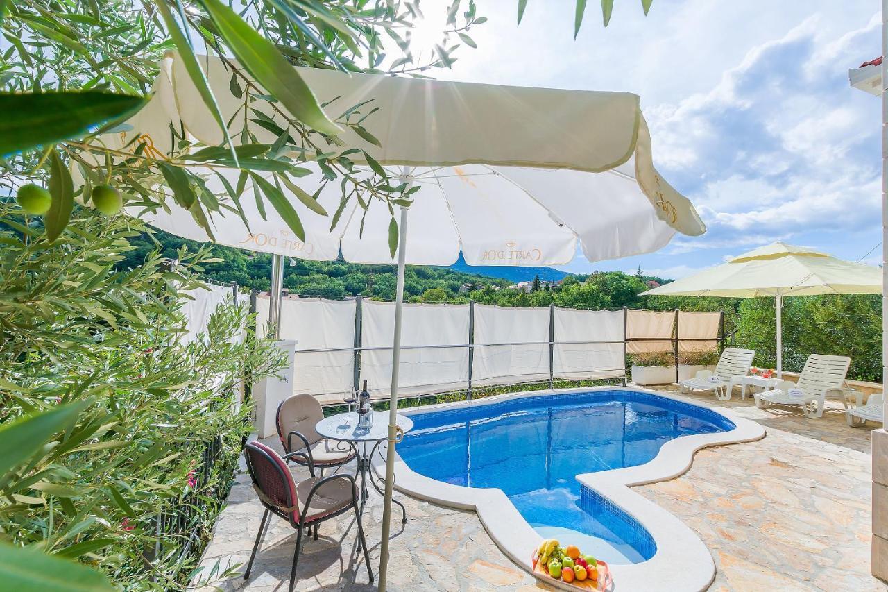 Villa Holiday Home Zvecanje Kültér fotó